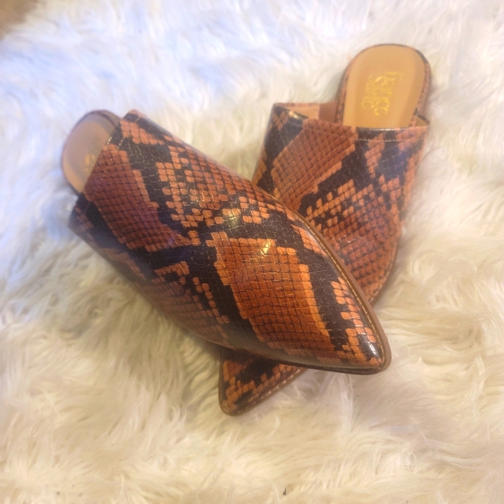 Franco Sarto  Slip ons Toby Pointed Toe Flat